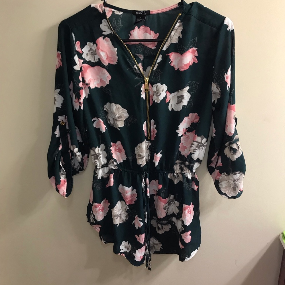 Rue 21 Cinched Waist Zip Up Floral Blouse